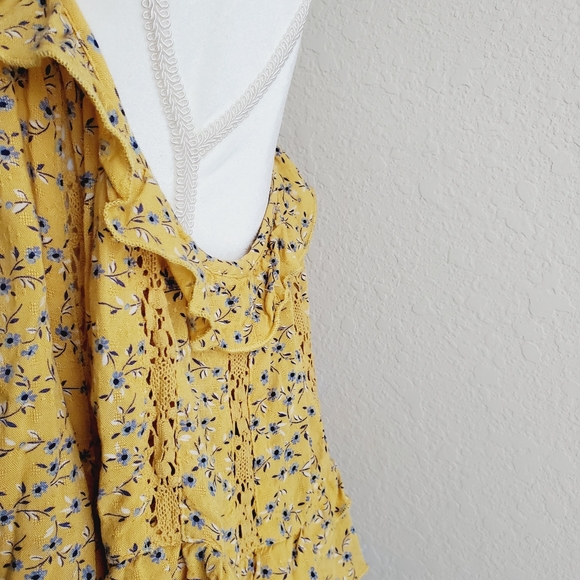American Eagle Golden Yellow Boho Floral Stretch Tank Top - Picture 3 of 6
